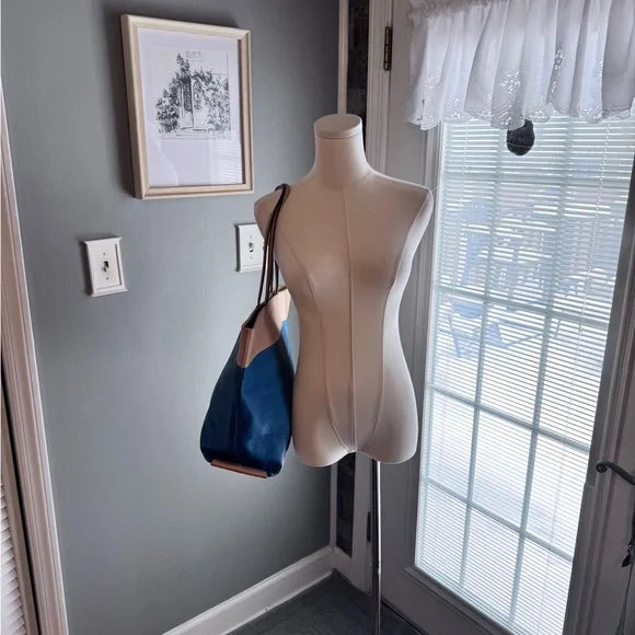 Isaac Mizrahi Blue and Tan Tote Bag - Picture 8 of 11